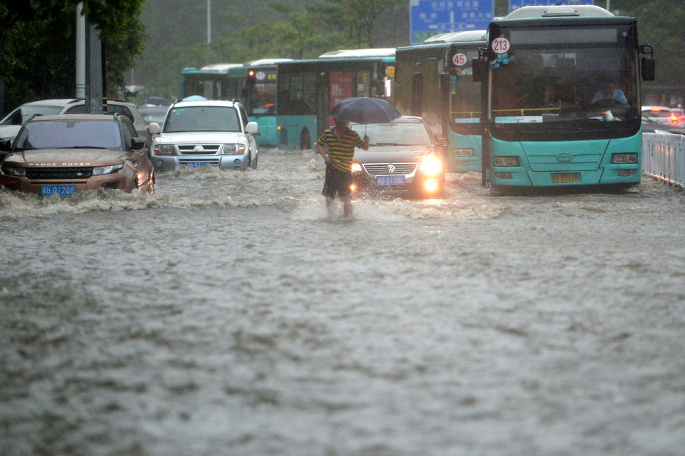 食品傳送帶廠家：廣東強(qiáng)降雨，你的快遞還好嗎