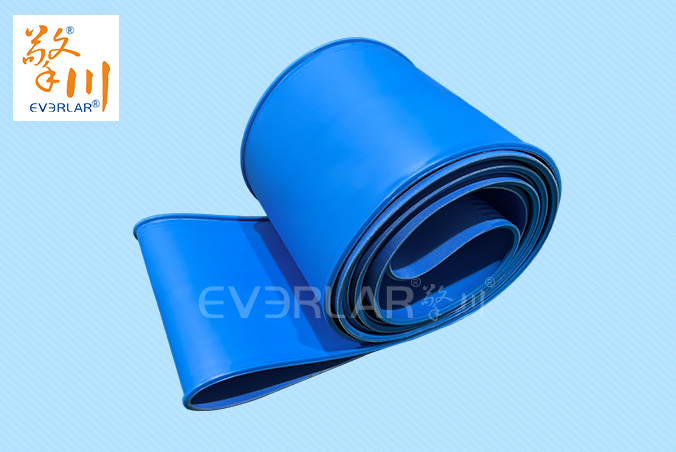 PU輸送帶加導(dǎo)條耐磨耐油食品級藍(lán)色啞光傳送帶食品包裝生產(chǎn)線皮帶